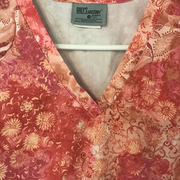 Scrub Top - Picture 2 of 4